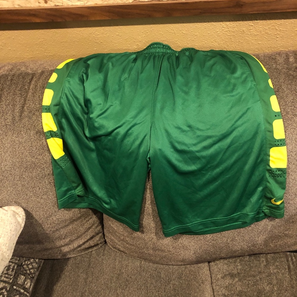 Oregon duck basketball shorts